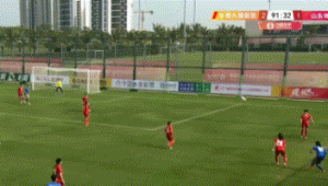 足球传短平球是否犯规？规则解读与实际情况分析