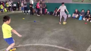 踢足球砸房顶是否违法，法律界限究竟如何界定？