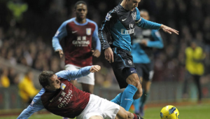 足球十佳铲球：哪十强能在绿茵场上展现极致防守风采