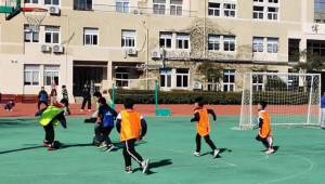 体育老师会玩足球吗