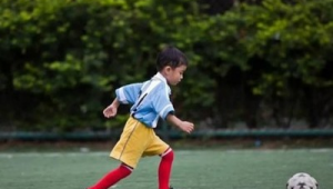 踢足球对男生而言算力量训练吗