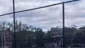 拆足球场围栏是否违法?法律边界与实际情况深度剖析