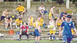 无锡是否存在老人足球队 探寻城市里的别样足球风景