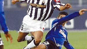 不戴眼镜能否踢足球？这些因素影响着你的足球体验！