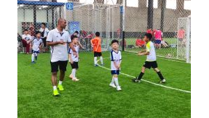 室内足球观赛热度几何?现场观看人数究竟多不多?