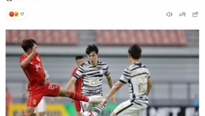 足球能否踢进自家球门?背后规则与赛场意外引发的思考