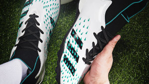 哪款足球鞋更适配飞盘？探索足球鞋与飞盘的完美契合之选