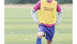 孩子喜欢足球想自学，可行吗？