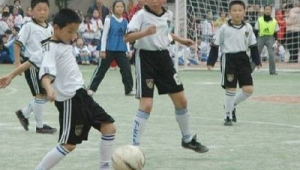 汉中踢足球的女生数量究竟多不多？答案引人探寻