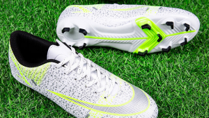 男生青睐的足球鞋款式大盘点，哪一款才是你的心仪之选？