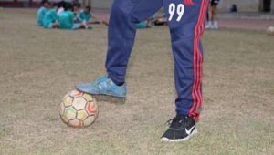 喜欢足球的女孩，左脚是否更具魅力？