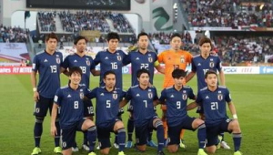 足球教练三冠王究竟是哪三冠，背后有着怎样的辉煌历程