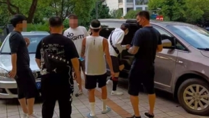 男士踢足球时穿的外套能防晒吗