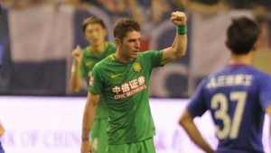 足球比赛中是否存在有球打手的说法及相关探讨