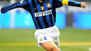 萨内蒂是否仍是现役球员？在足球世界留下怎样的传奇