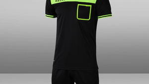 Kelme足球服透气性能大揭秘，球迷必看！