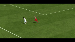 足球头球压人是否犯规？规则细节与争议探讨