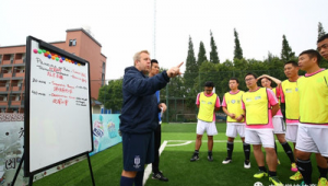 无经验能否做足球教练?这些因素影响着你的“教练梦”