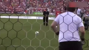 科比4能用来踢足球吗