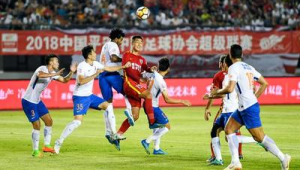 女生现场看足球能带雨伞吗?这些要点需知晓