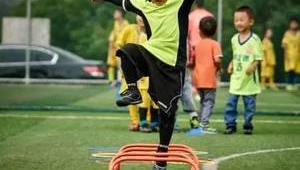 将足球纳入高考可行吗？引发教育与体育融合的深度思考