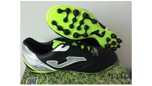 适合假草场地的足球鞋推荐，哪一款才是你的最佳之选？