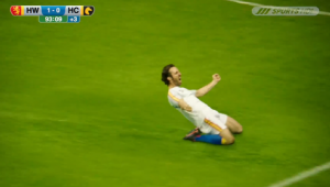 足球场现在还能滑跪吗 关于足球场滑跪的疑问与探讨