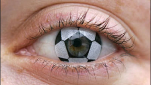 足球场上能否戴隐形眼镜？这一问题你了解吗