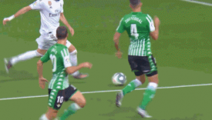 足球点球罚进与否成谜?背后隐藏着怎样的故事与真相