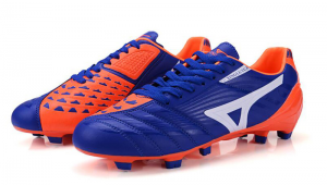 皮质足球鞋会变大吗?真相揭秘与应对方法全知道