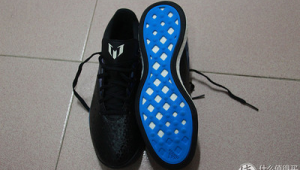 哪款足球鞋垫好看又舒服还耐用？全方位解析满足你的需求