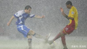 足球遇雨会否影响比赛？天气因素对足球赛事的影响探究