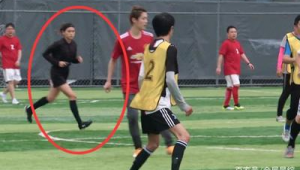 拥有裁判证去踢足球，这实力究竟算不算厉害？