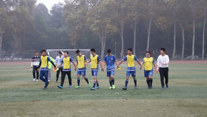 足球脚后跟传球时越位判定规则及相关探讨