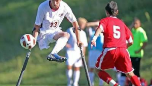 牛顿对足球有什么贡献吗