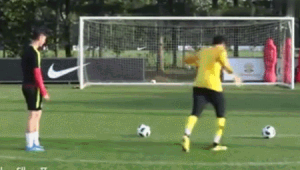 足球非故意踢到人：过错与否引发的争议与思考