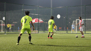 足球裁判有多任性?离谱判罚让比赛变“闹剧”