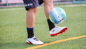 足球颠球必须要足球鞋吗