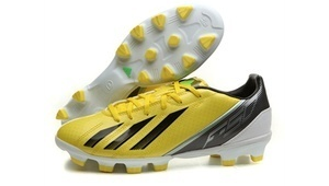 断码足球鞋男鞋推荐，哪款能成为你的球场之选？