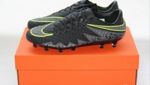 探寻最佳之选:中场球员足球鞋哪款好