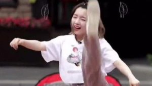 踢足球高抬腿犯规吗女生