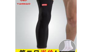 足球的护膝穿袜子里面吗