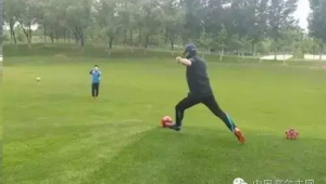 足球进球是否需触碰网，是规则所定还是另有玄机？