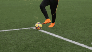 花式足球是低弹足球吗