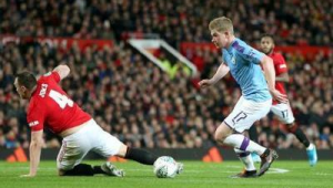 足球中锋能否替补?位置、能力及战术影响因素全解析