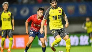 足球双子星揭秘：究竟是哪两位球星携手闪耀绿茵场？