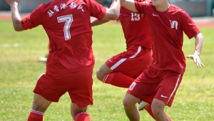 部队里男生能踢足球吗