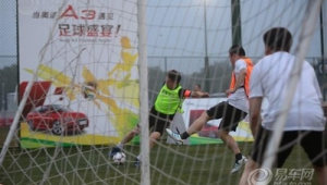 足球要撞到网才算进吗？关于足球进球判定规则的探讨