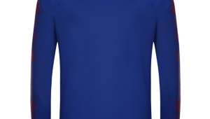 男生穿上衣踢足球能保暖吗？答案全在这里
男生足球场上上衣保暖大揭秘
探究男生穿上衣踢足球的保暖效果 
男生足球上衣：真的能抵御寒冷吗