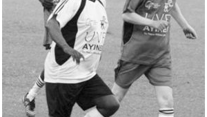 踢足球需要用绷带吗？绷带在足球运动中的作用与使用考量